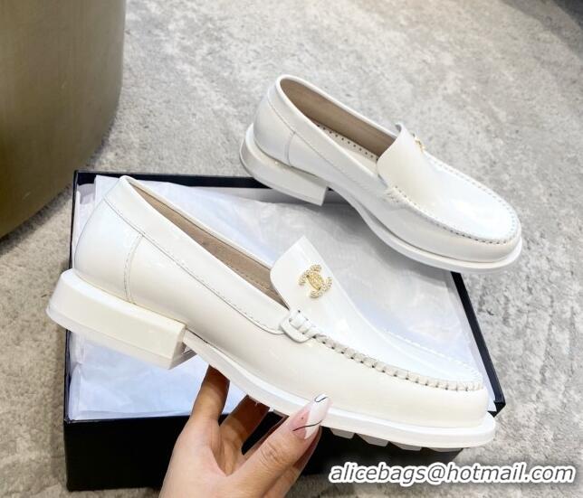 Top Design Chanel Patent Leather Loafers with Pearl CC White 122818