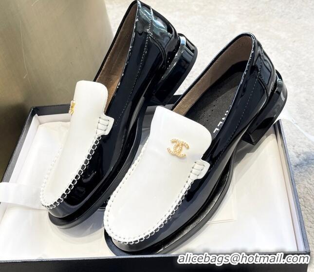 Feminine Chanel Patent Leather Loafers with Pearl CC White/Black 122819