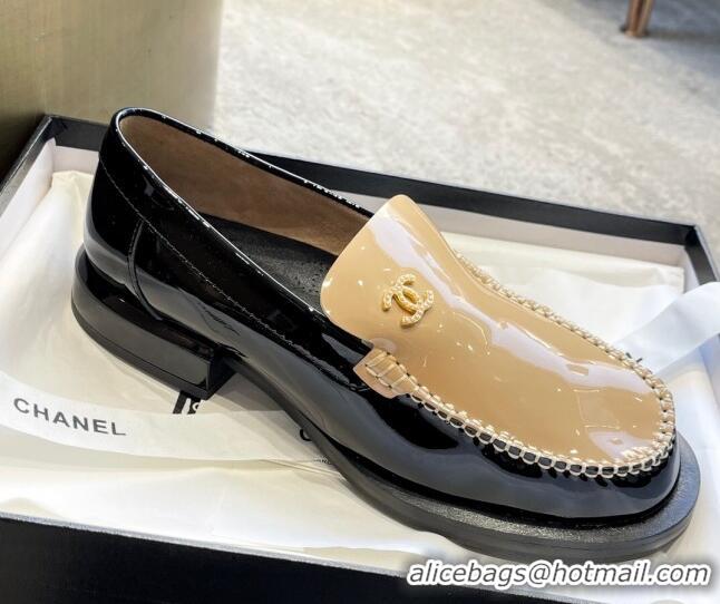 Pretty Style Chanel Patent Leather Loafers with Pearl CC Beige/Black 122821