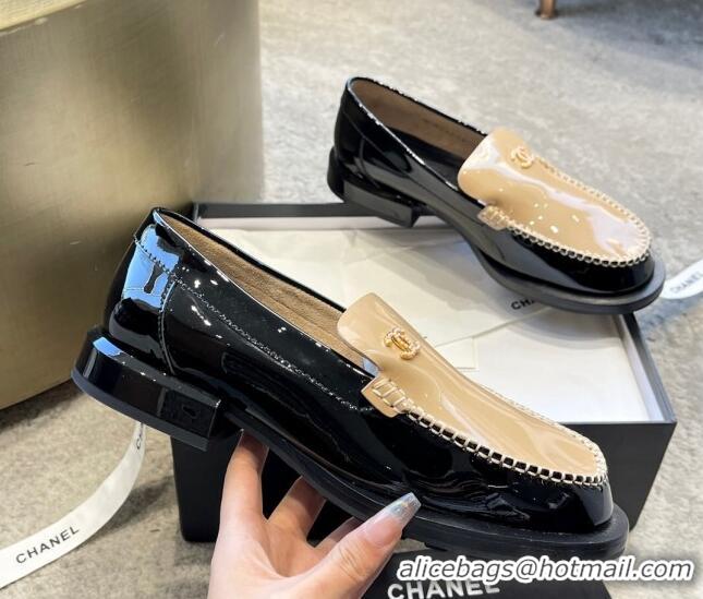 Pretty Style Chanel Patent Leather Loafers with Pearl CC Beige/Black 122821