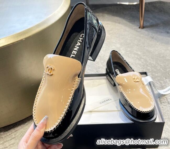 Pretty Style Chanel Patent Leather Loafers with Pearl CC Beige/Black 122821