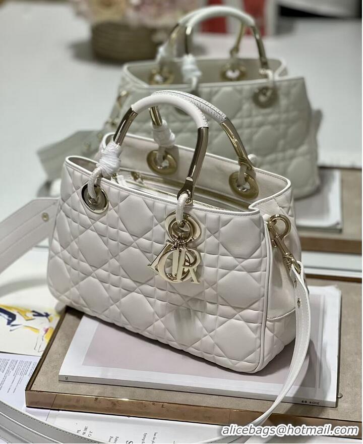 Promotional LADY DIOR TOP HANDLE MEDIUM BAG Latte Cannage Lambskin C9226 WHITE&GOLD