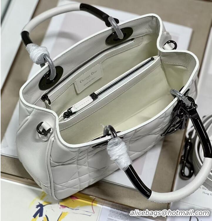 Good Product LADY DIOR TOP HANDLE MEDIUM BAG Latte Cannage Lambskin C9227 WHITE&BLACK