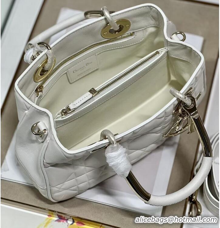 Super Quality LADY DIOR TOP HANDLE MEDIUM BAG Latte Cannage Lambskin C9227 WHITE&GOLD