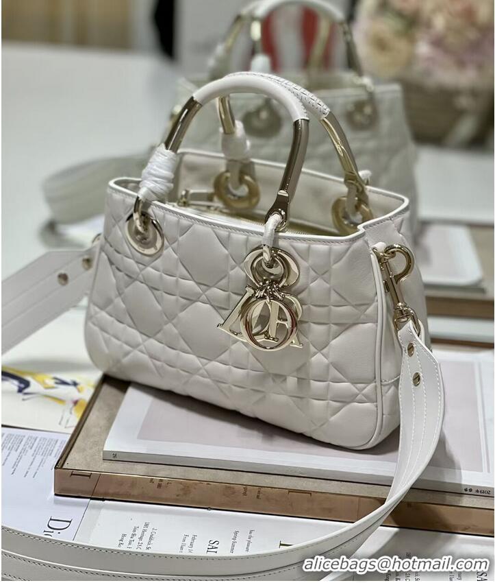 Super Quality LADY DIOR TOP HANDLE MEDIUM BAG Latte Cannage Lambskin C9227 WHITE&GOLD