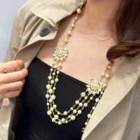 Stylish Chanel Neckl...