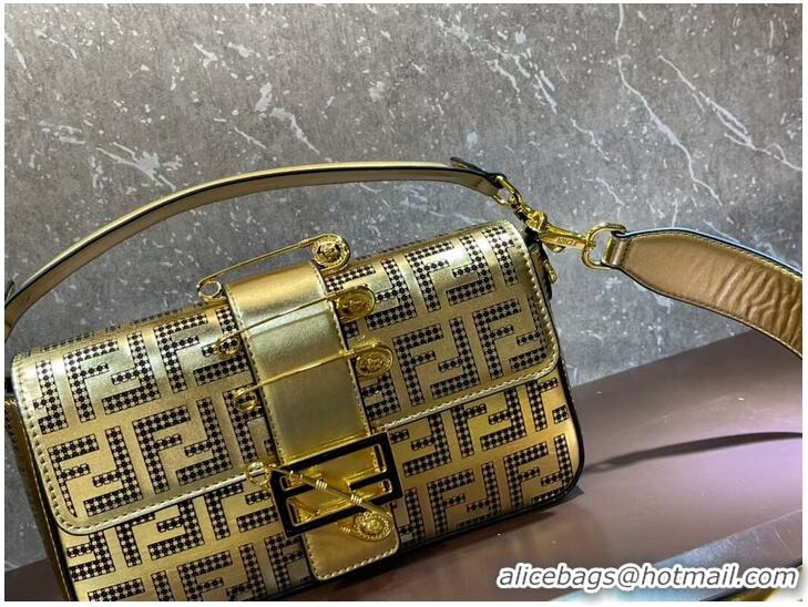 Particularly Recommended Fendi Baguette leather bag F0969 gold