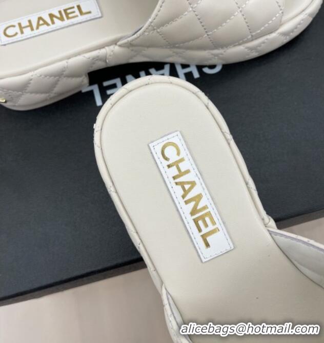 Generous Chanel Quilted Lambskin Slide Sandals 3cm White 020762