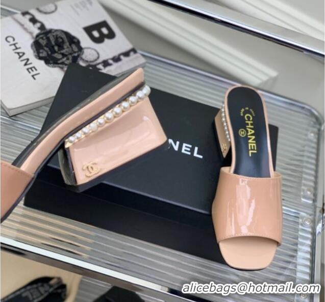 Pretty Style Chanel Patent Leather Heel Slide Sandals with Pearls 5cm Nude 2228119