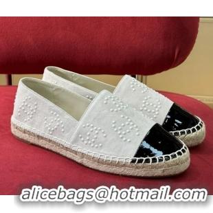 Sophisticated Chanel Suede & Patent Leather Espadrilles with Pearl CC White/Black 022808