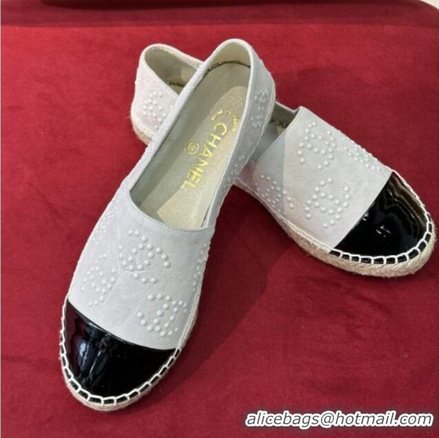 Sophisticated Chanel Suede & Patent Leather Espadrilles with Pearl CC White/Black 022808