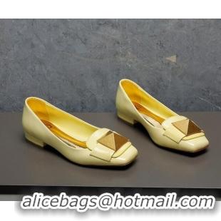 1:1 aaaaa Valentino One Stud Patent Leather Loafers Yellow 091224