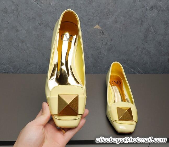 1:1 aaaaa Valentino One Stud Patent Leather Loafers Yellow 091224