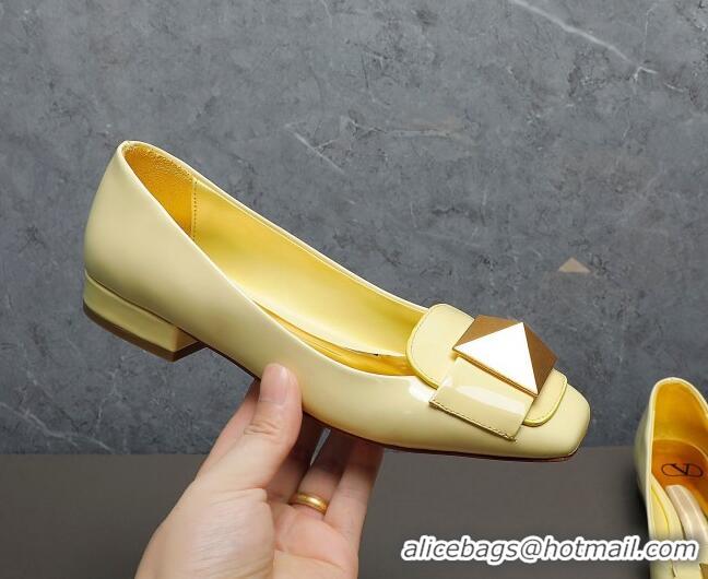 1:1 aaaaa Valentino One Stud Patent Leather Loafers Yellow 091224