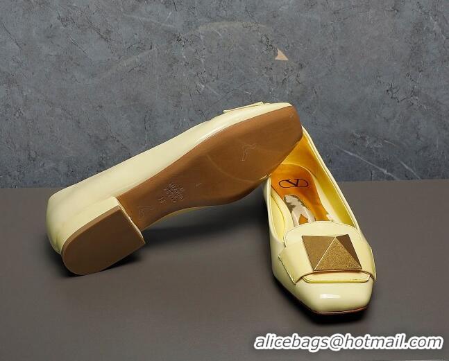 1:1 aaaaa Valentino One Stud Patent Leather Loafers Yellow 091224