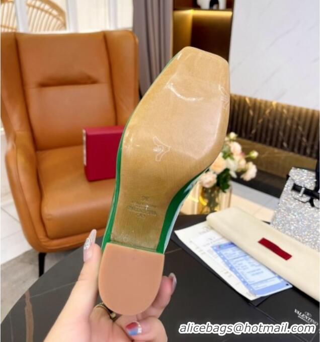 Perfect Valentino Roman Stud Patent Leather Medium Heel Pumps 6cm Green 110304