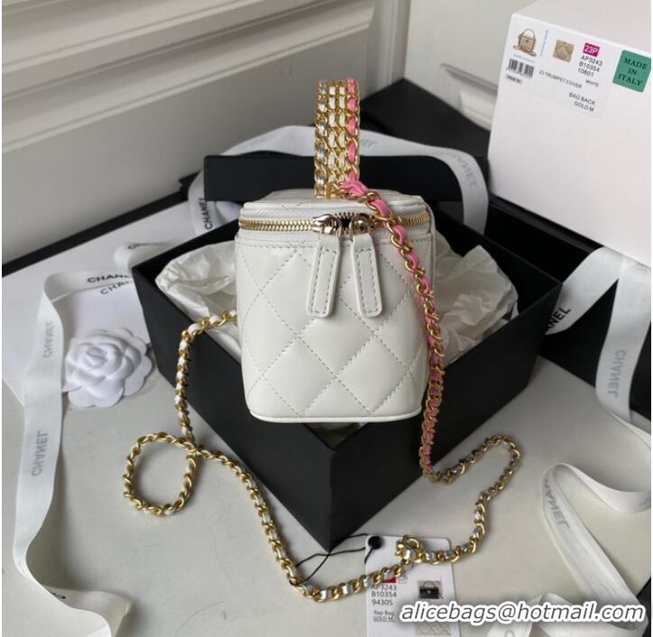 Famous Brand Chanel CLUTCH WITH CHAIN Lambskin & Gold Metal AP3243 WHITE