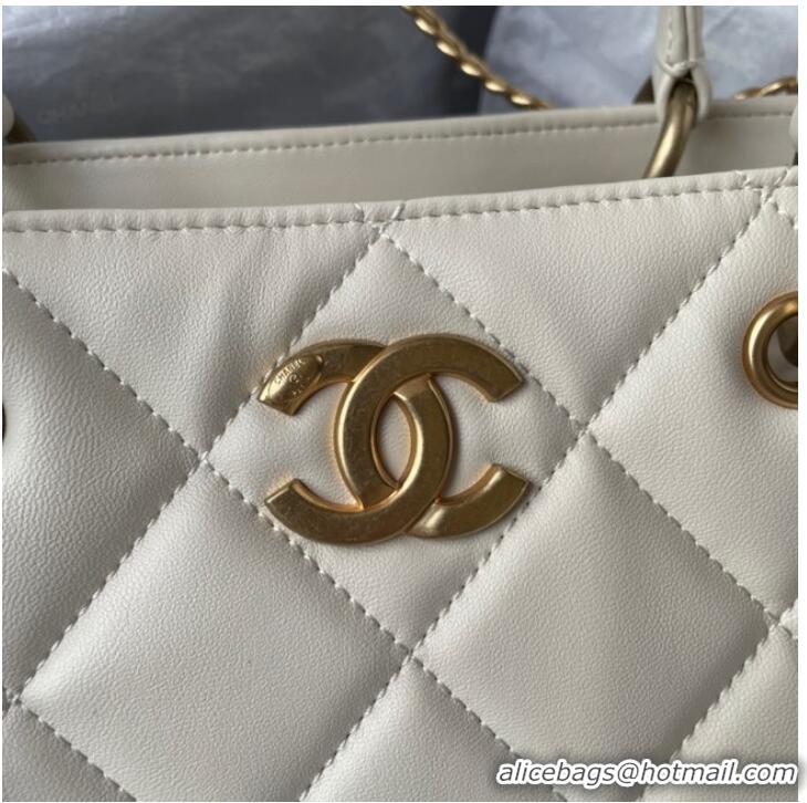 Unique Grade Chanel Lambskin & Gold-Tone Metal Shoulder Bag YO1864 white