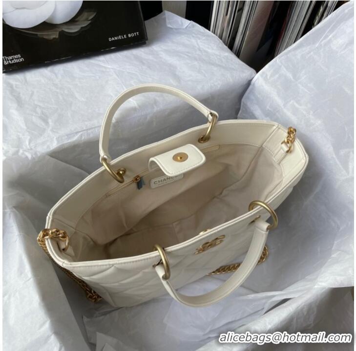 Unique Grade Chanel Lambskin & Gold-Tone Metal Shoulder Bag YO1864 white