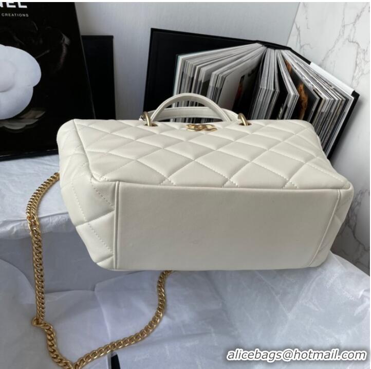 Unique Grade Chanel Lambskin & Gold-Tone Metal Shoulder Bag YO1864 white