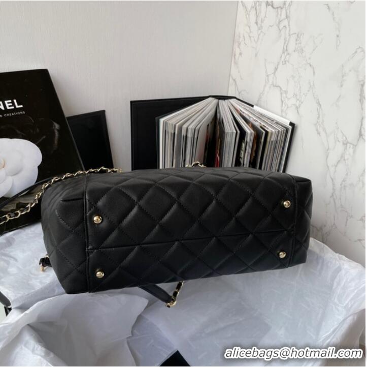 Pretty Style Chanel Grained Shiny Calfskin & Gold-Tone Metal Shoulder Bag YO1864 black