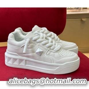 Discount Valentino ONE STUD XL Low-top Sneakers in Nappa Leather White 013070