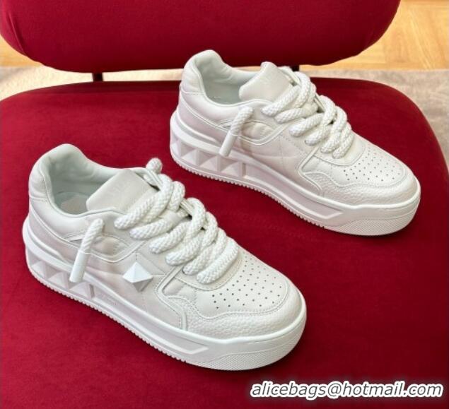 Discount Valentino ONE STUD XL Low-top Sneakers in Nappa Leather White 013070