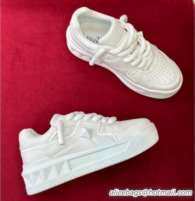 Discount Valentino ONE STUD XL Low-top Sneakers in Nappa Leather White 013070