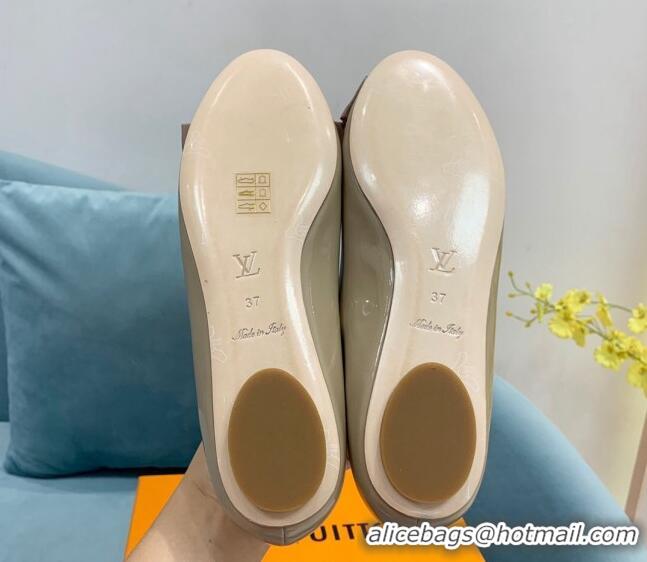 Stylish Louis Vuitton Popi Flat Ballerinas in Patent Leather Beige 110235