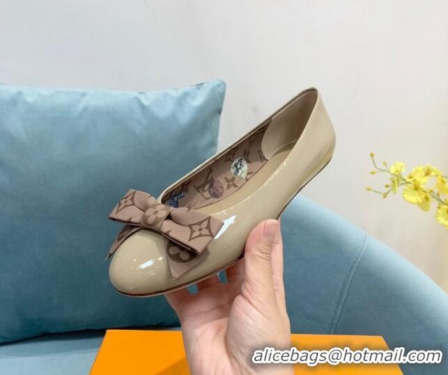 Stylish Louis Vuitton Popi Flat Ballerinas in Patent Leather Beige 110235