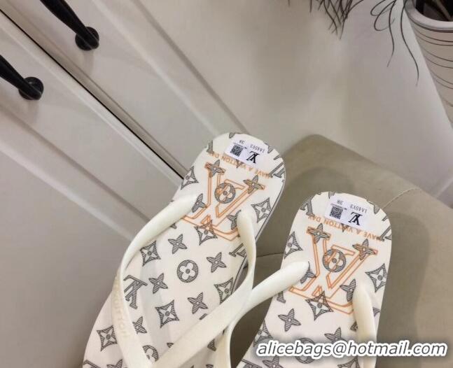 Pretty Style Louis Vuitton Men's Flat Thong Sandals White 220138