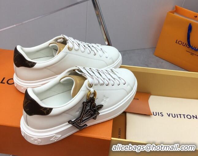 Sumptuous Louis Vuitton Time Out Sneaker in Calf Leather with LV Charm White/Gold 022876