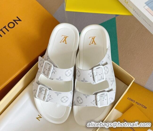 Sophisticated Louis Vuitton LV Trainer Flat Slide Sandals in White Monogram Canvas 0228104