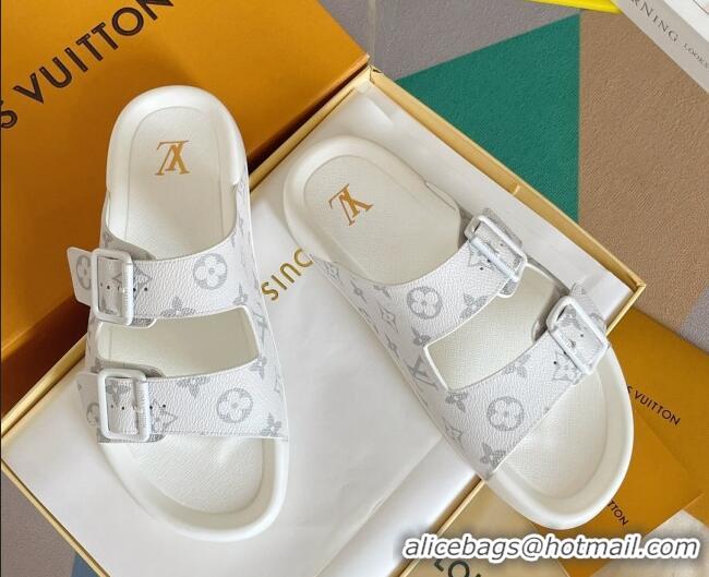 Sophisticated Louis Vuitton LV Trainer Flat Slide Sandals in White Monogram Canvas 0228104