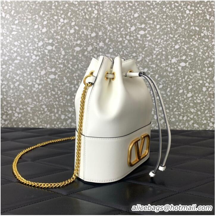 Grade Design VALENTINO VLOGO SIGNATURE Lambskin Mini Bucket Bag FI16 white