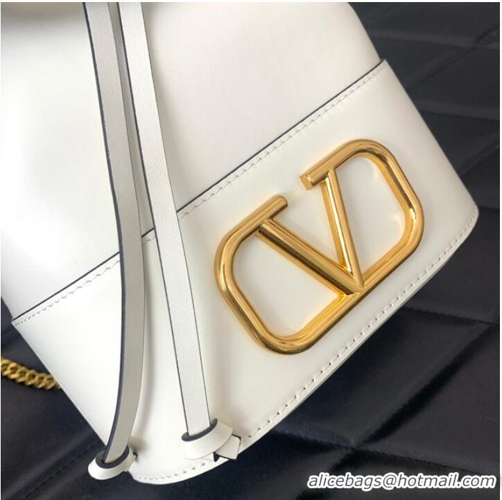 Grade Design VALENTINO VLOGO SIGNATURE Lambskin Mini Bucket Bag FI16 white