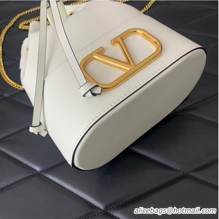 Grade Design VALENTINO VLOGO SIGNATURE Lambskin Mini Bucket Bag FI16 white