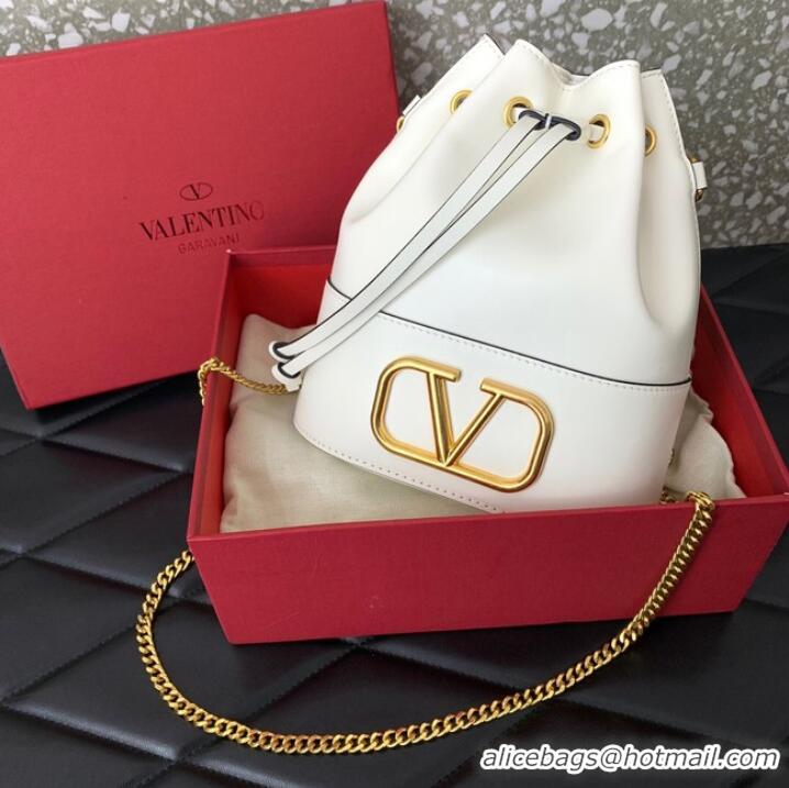 Grade Design VALENTINO VLOGO SIGNATURE Lambskin Mini Bucket Bag FI16 white