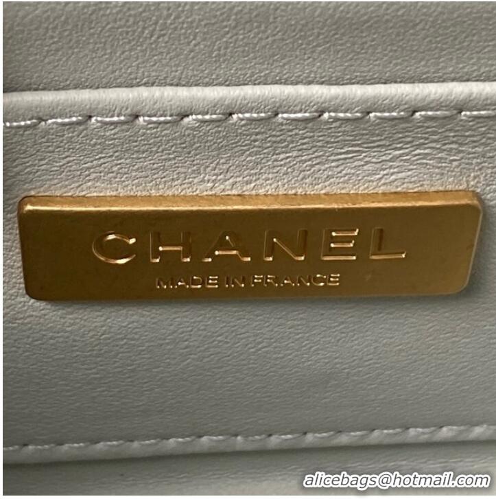 Promotional CHANEL SMALL VANITY CASE Lambskin & Gold-Tone Metal AS3973 light blue