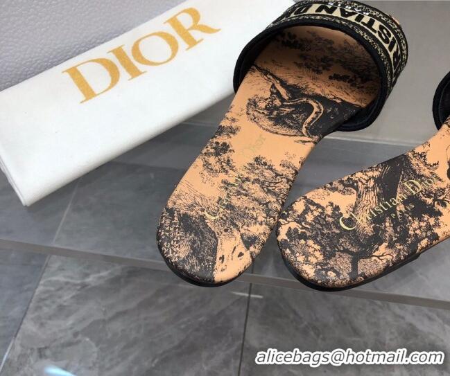 Purchase Dior Dway Flat Slide Sandals in Beige Toile de Jouy Embroidered Cotton 0321032