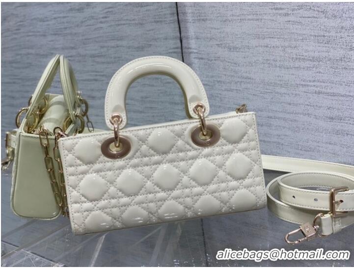 Buy Fashionable Dior SMALL LADY D-JOY BAG Patent Cannage Calfskin M0613OW white