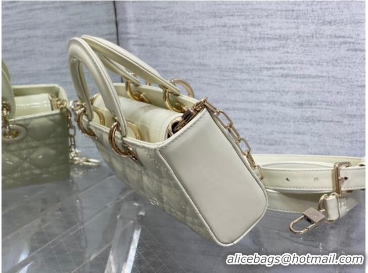 Buy Fashionable Dior SMALL LADY D-JOY BAG Patent Cannage Calfskin M0613OW white