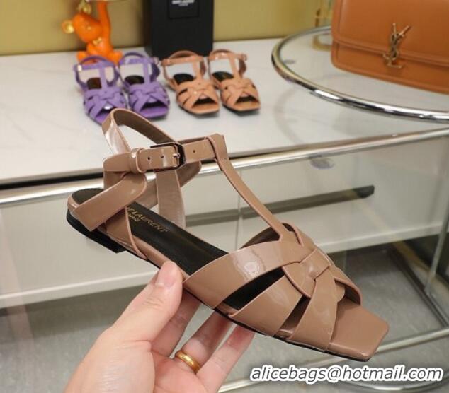 Pretty Style Saint Laurent Flat Sandals in Beige Patent Leather 0426122