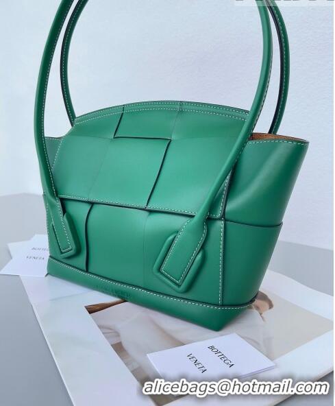 Good Taste Bottega Veneta Samll Arco Tote Bag in intreccio Smooth Calfskin 575943 Green 2023