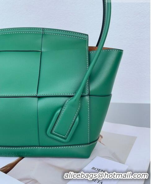 Good Taste Bottega Veneta Samll Arco Tote Bag in intreccio Smooth Calfskin 575943 Green 2023