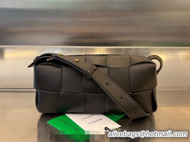 Famous Brand Bottega Veneta Small Brick Cassette Bag in Intreccio Lambskin 729166 Black 2023