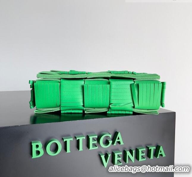 Famous Brand Bottega Veneta Cassette Fringed Intreccio Lambskin Crossbody Bag 680698 Green 2023