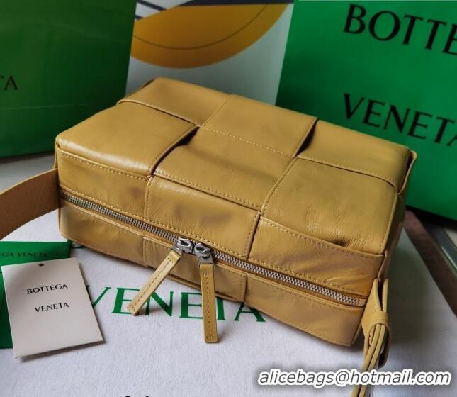 Hot Sell Cheap Bottega Veneta Arco Camera Bag Bag in Maxi-Intrecciato 731165 Butter Yellow 2023