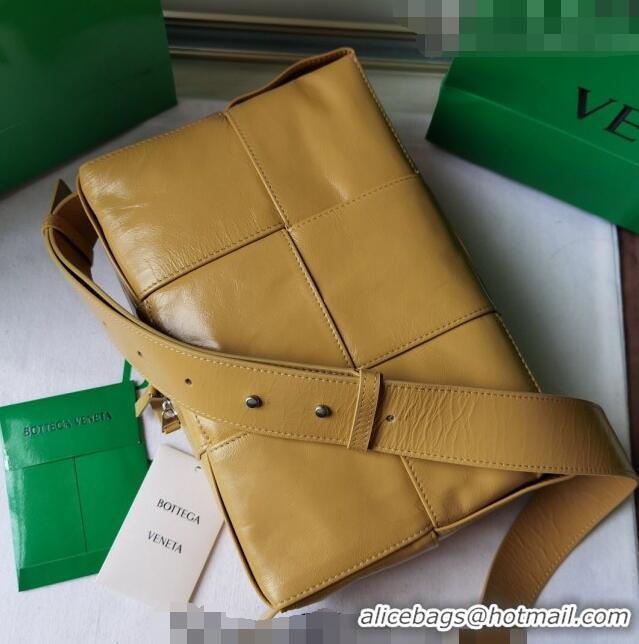 Hot Sell Cheap Bottega Veneta Arco Camera Bag Bag in Maxi-Intrecciato 731165 Butter Yellow 2023