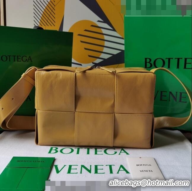 Hot Sell Cheap Bottega Veneta Arco Camera Bag Bag in Maxi-Intrecciato 731165 Butter Yellow 2023